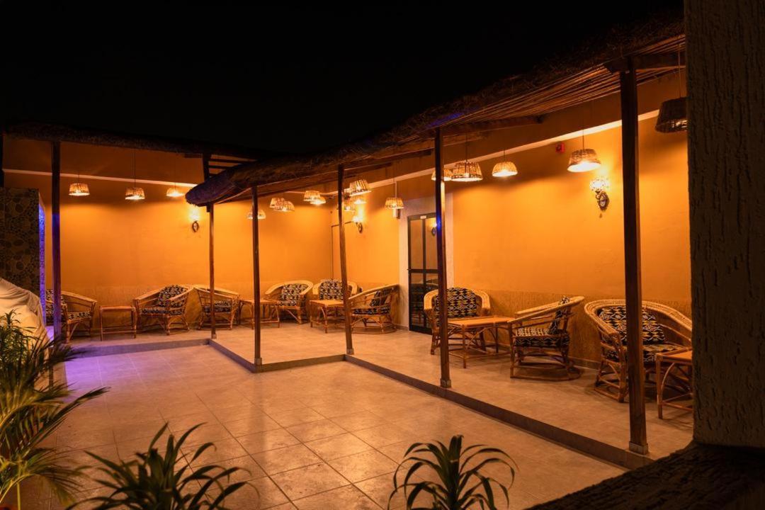 Airport Inn Hotel Lomé Buitenkant foto